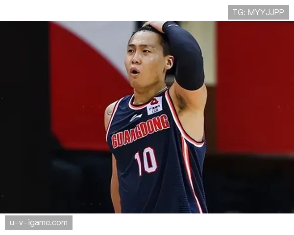 赵睿今天出门那双鞋，直接让我怀疑人生——我一个月工资都追不上